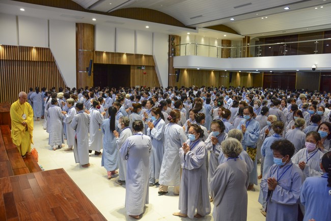 Dharma Talk “Peaceful place to stop ” – The 96th Seven-Day Retreat